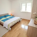 Apartment Iris