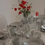 Iris Apartment *