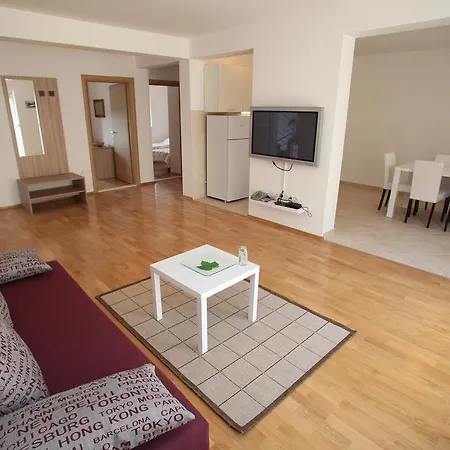 Apartment Iris